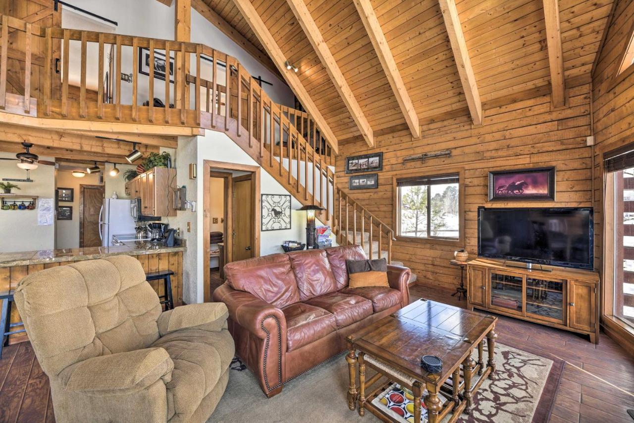 Rustic Village Lake Cabin Escape With Deck And Grill! พาโกซาสปริงส์ ภายนอก รูปภาพ