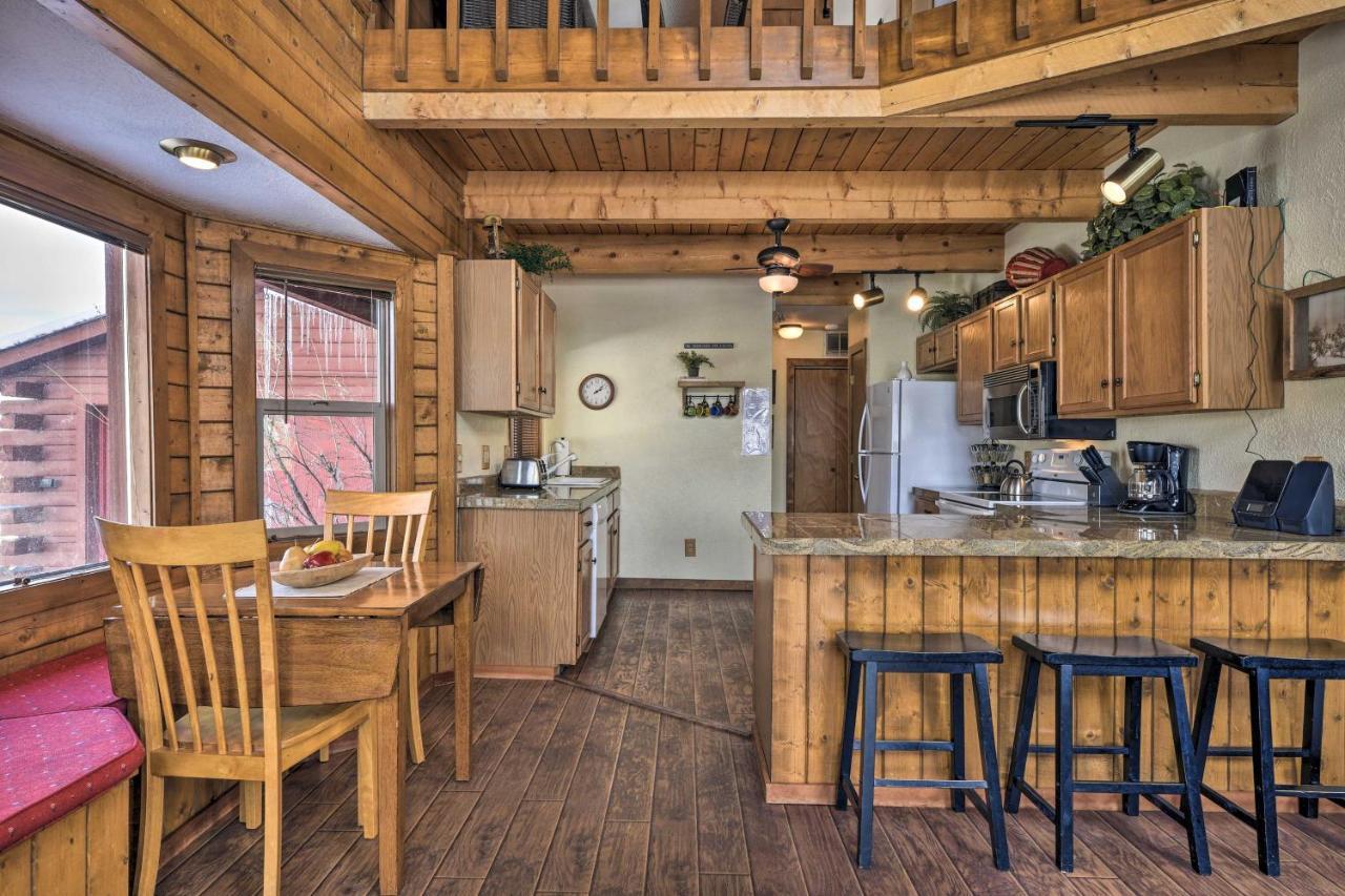 Rustic Village Lake Cabin Escape With Deck And Grill! พาโกซาสปริงส์ ภายนอก รูปภาพ