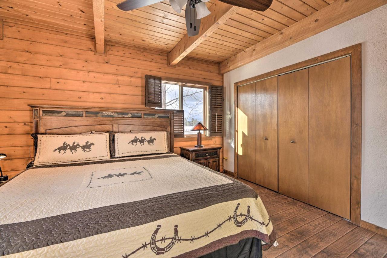 Rustic Village Lake Cabin Escape With Deck And Grill! พาโกซาสปริงส์ ภายนอก รูปภาพ