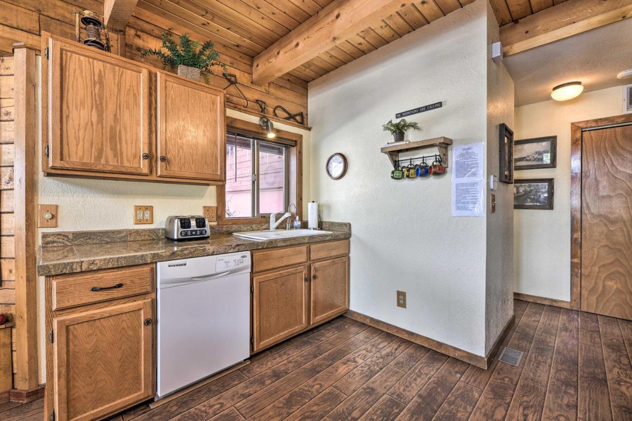 Rustic Village Lake Cabin Escape With Deck And Grill! พาโกซาสปริงส์ ภายนอก รูปภาพ