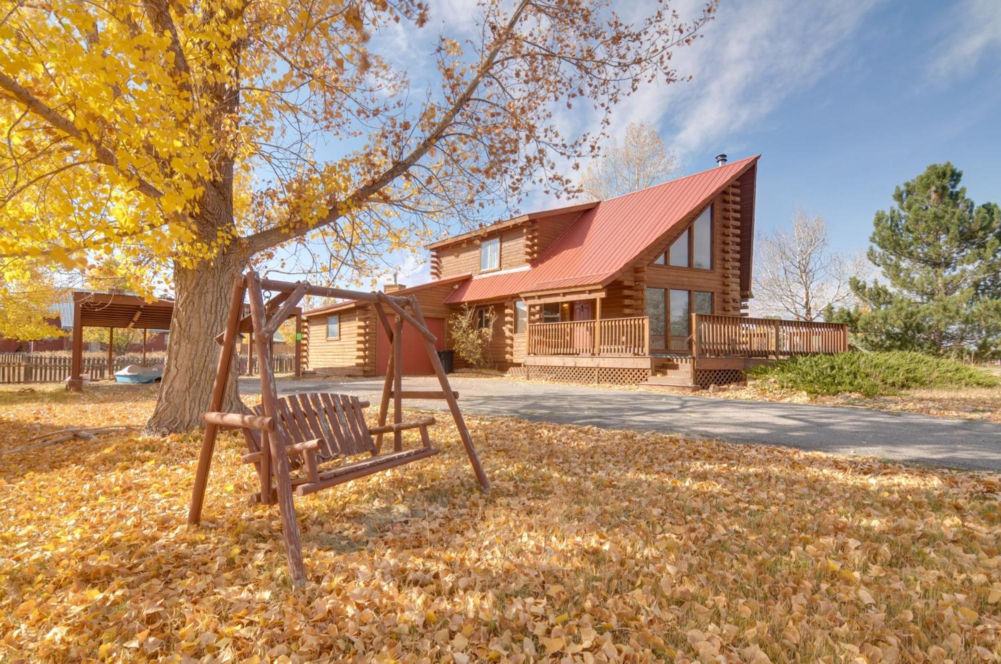 Rustic Village Lake Cabin Escape With Deck And Grill! พาโกซาสปริงส์ ภายนอก รูปภาพ