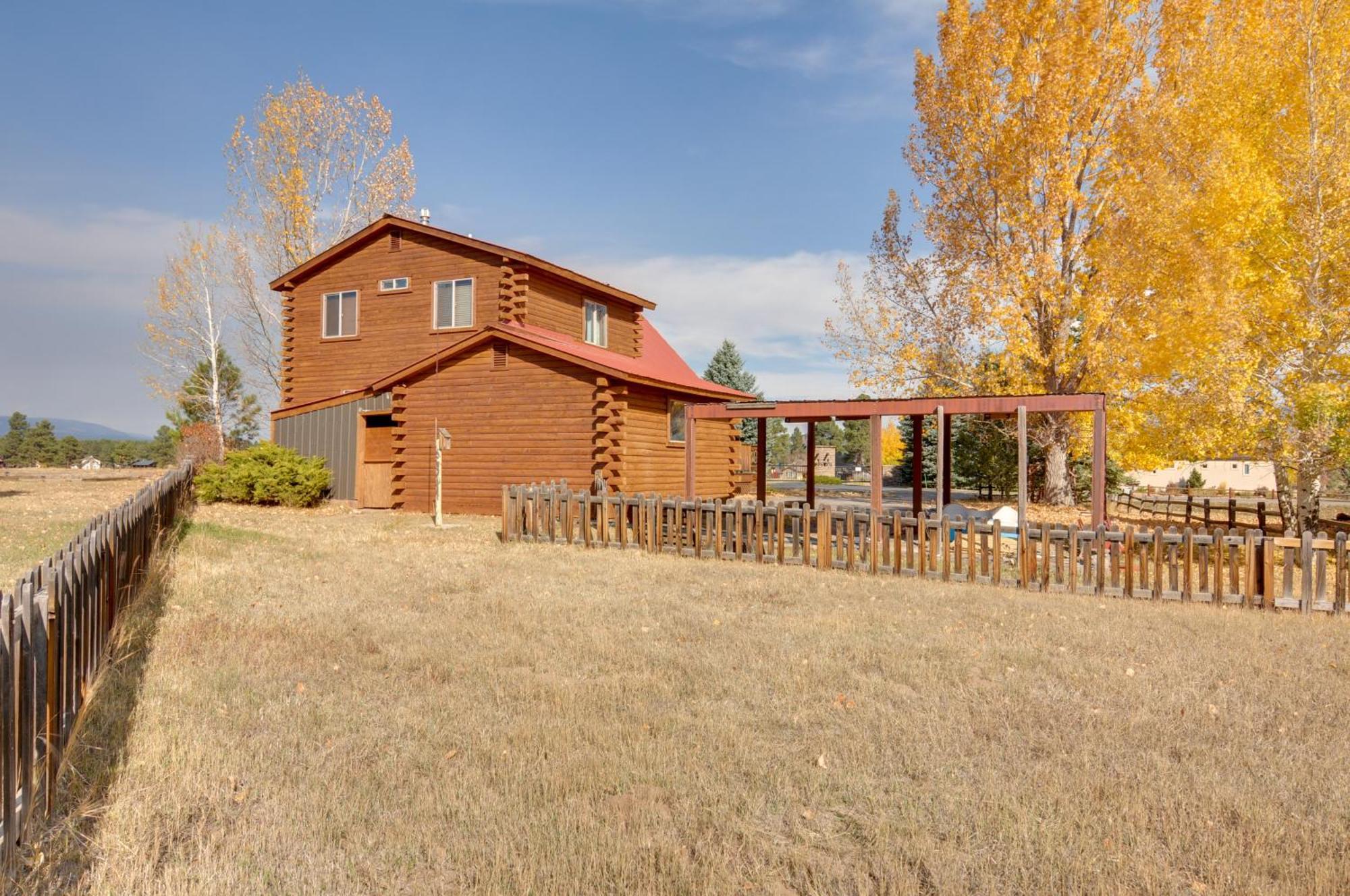 Rustic Village Lake Cabin Escape With Deck And Grill! พาโกซาสปริงส์ ภายนอก รูปภาพ